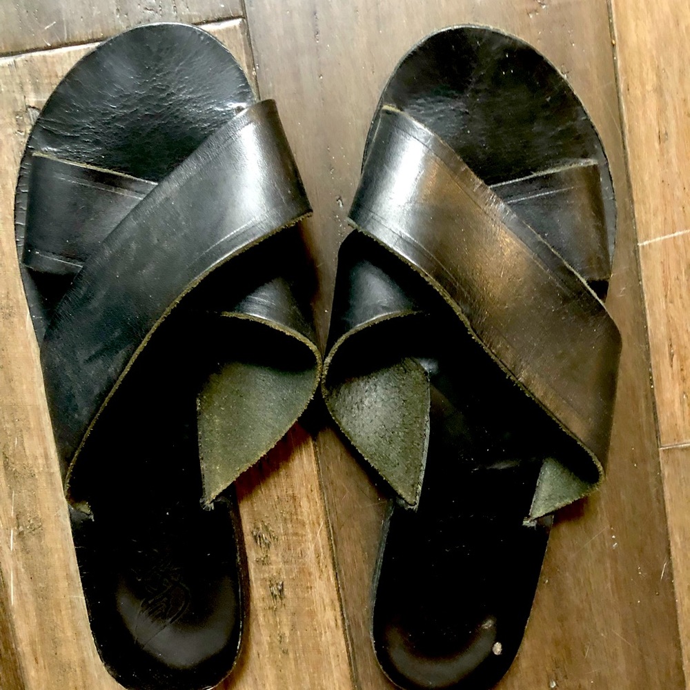 Ancient Greek Sandals Thais size 8 like new in black